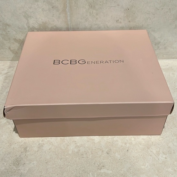 BCBG Vincent Two-Tone Wedge Sandals Nude Black Size 8.5 - Picture 12 of 13